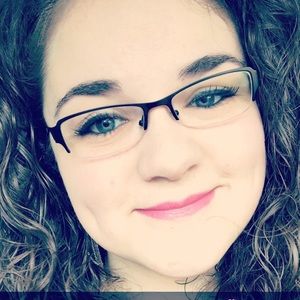 Meet your Posher, Eva